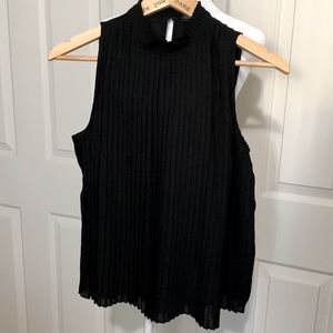Banana Republic black pleated sleeveless blouse